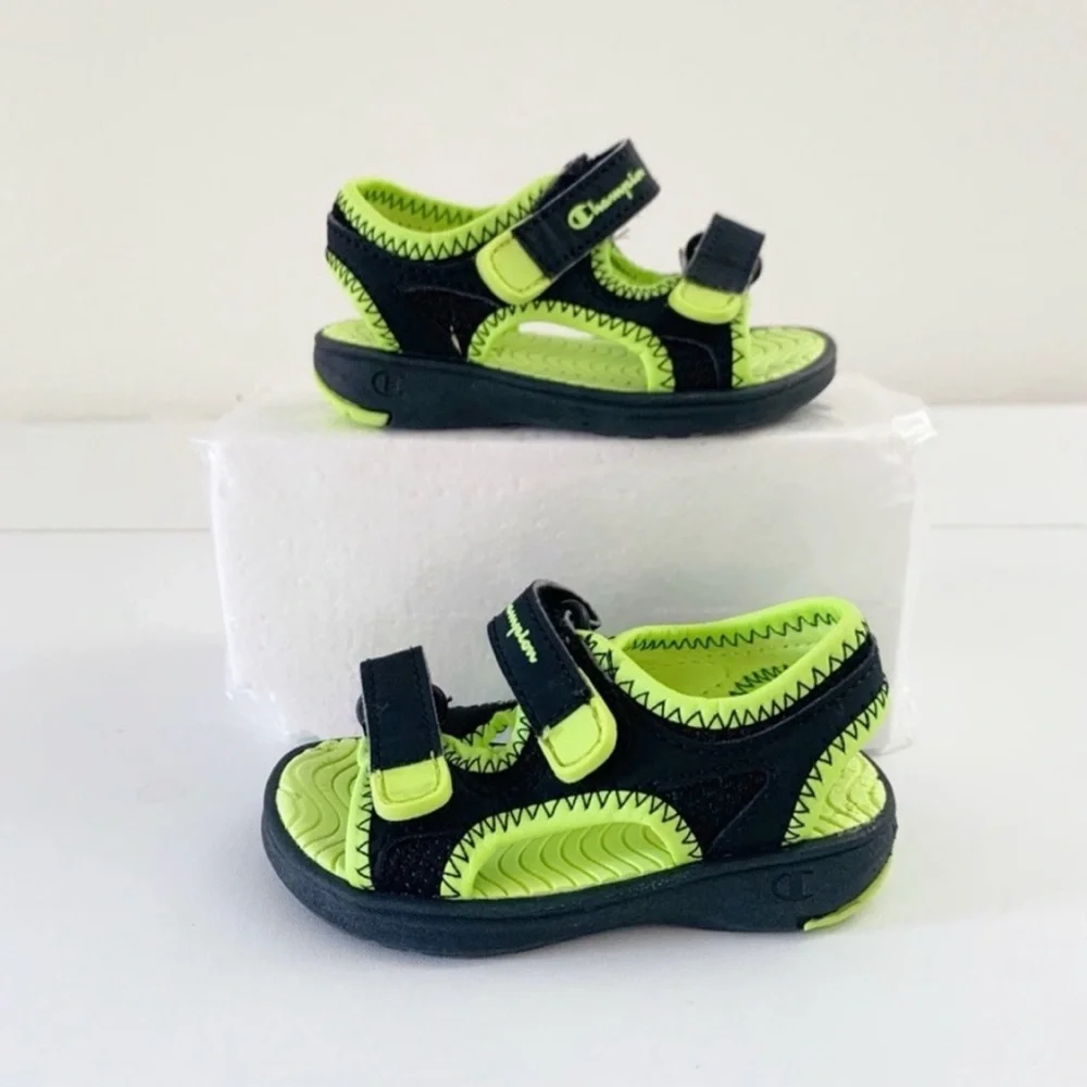 ▪️Champion Infant Strap Sandals & Havaianas Sandals Bundle ~ 4 & 5